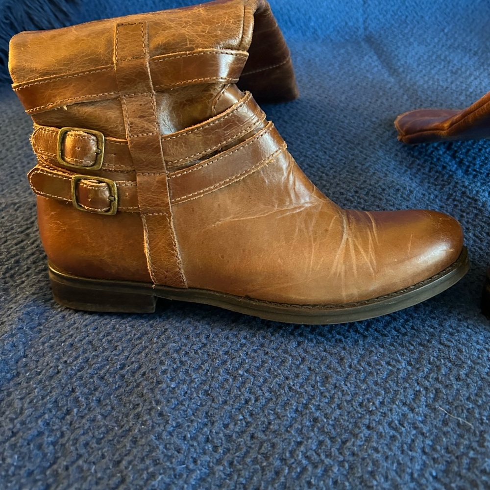 Coconuts leather boots
